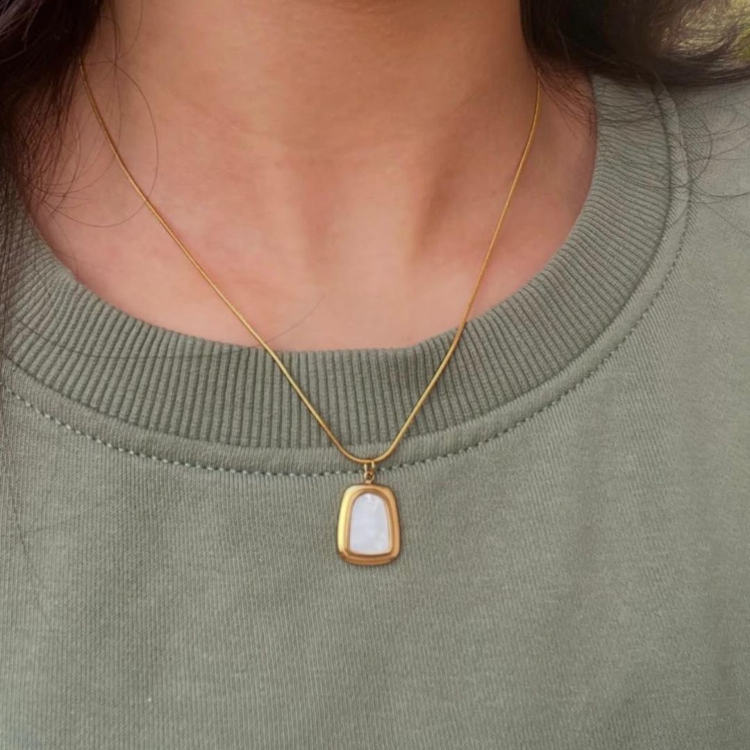 Luxury Gold Necklace for Women – Shine Bright Every Day