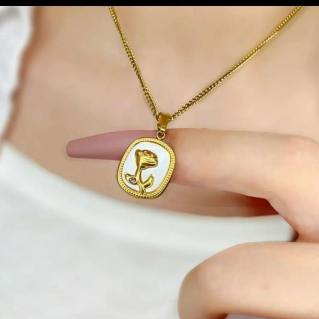 Gold-Plated Necklace for Women – Elegant & Effortlessly Chic