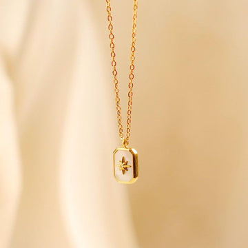 Sleek Gold Necklace for Women – Simple Yet Stunning