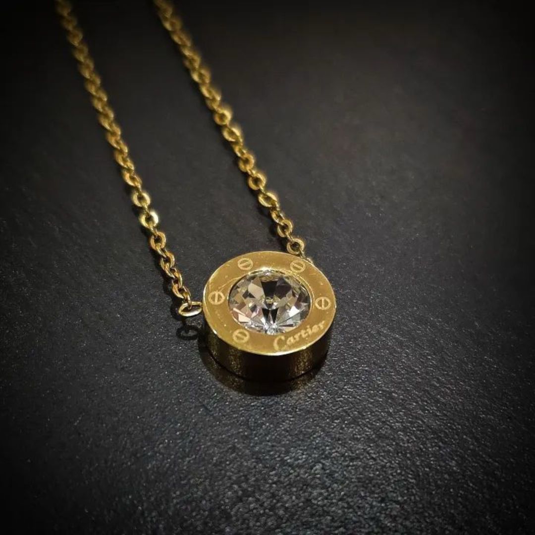 Gold Pendant Necklace for Women – A Touch of Luxury