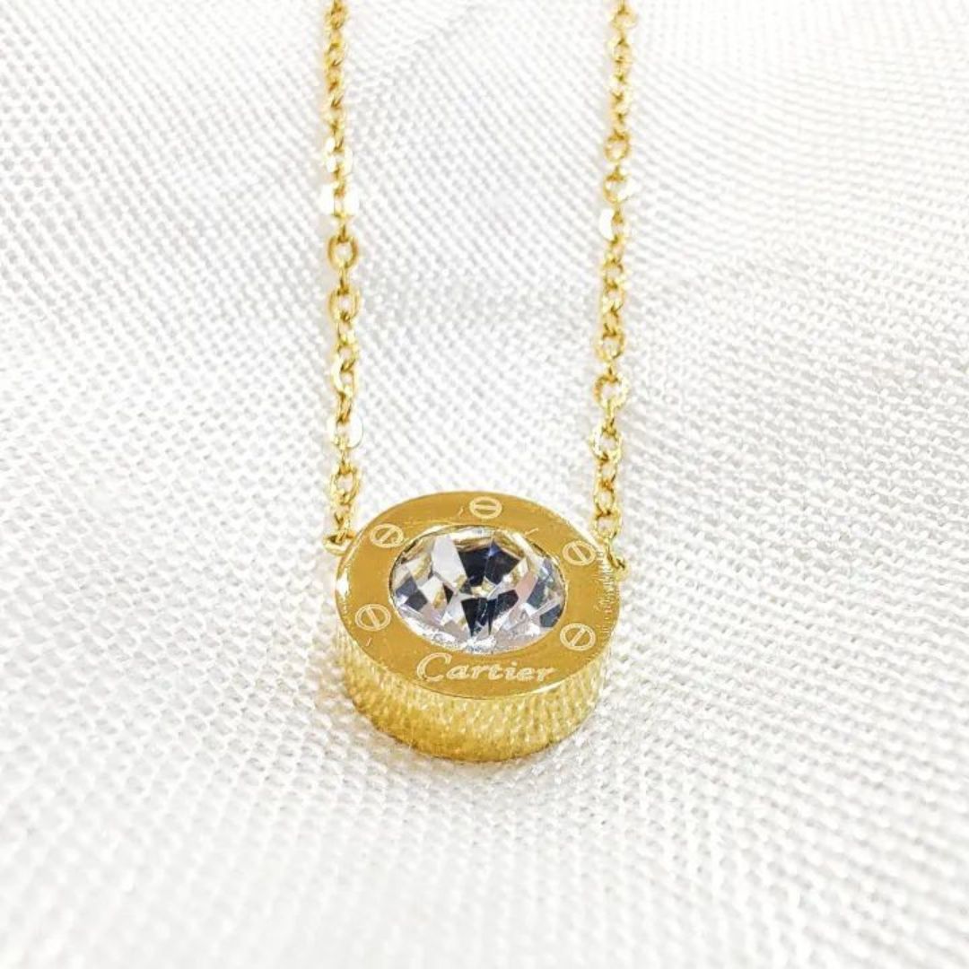 Gold Pendant Necklace for Women – A Touch of Luxury