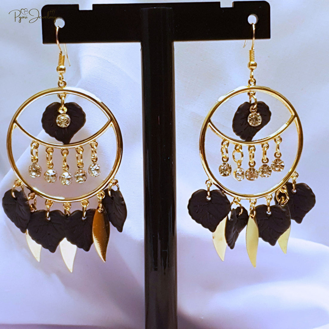 Chic Earrings for Women - Where Trend Meets Tradition
