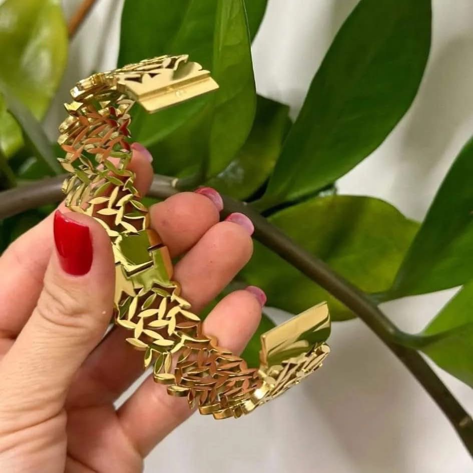 Sleek Stainless Steel Handcuff Bracelet for Bold Style