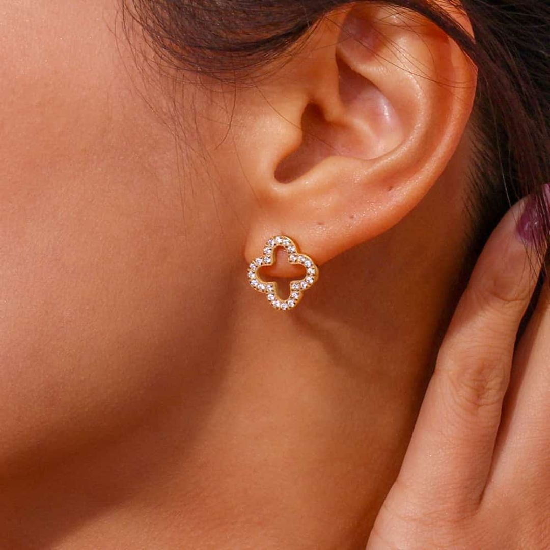 Charming Drop Earrings for a Sophisticated Style