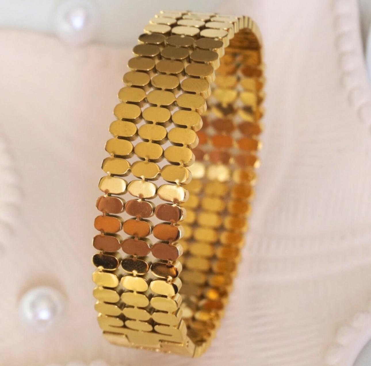 Stylish Stainless Steel Handcuff Bracelet for Bold Look