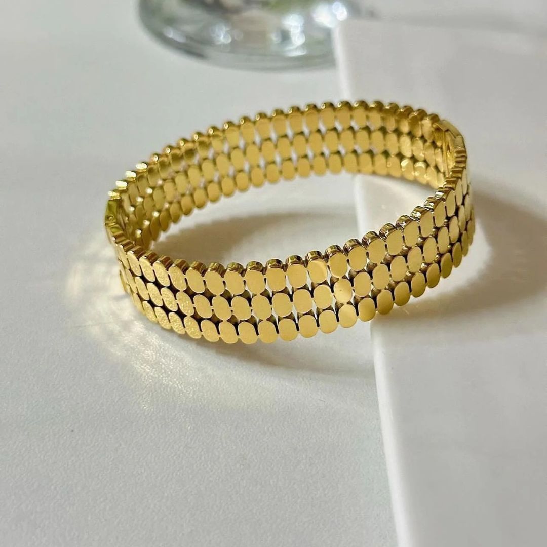 Stylish Stainless Steel Handcuff Bracelet for Bold Look