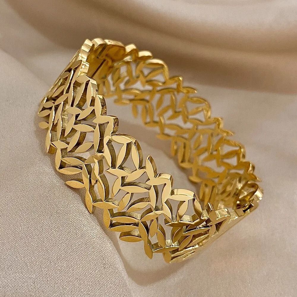 Sleek Stainless Steel Handcuff Bracelet for Bold Style